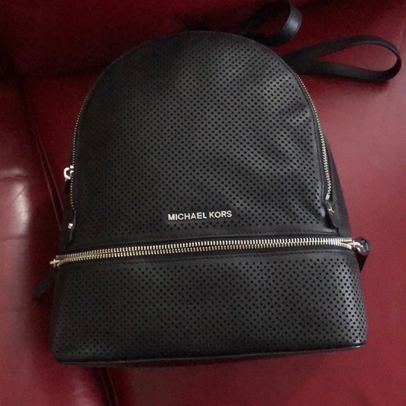 Michael Kors rhea zip perforated leather black - Picture 15 of 16